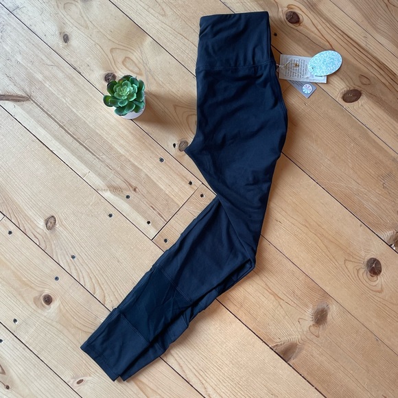 Marika mesh panel legging - Picture 3 of 6